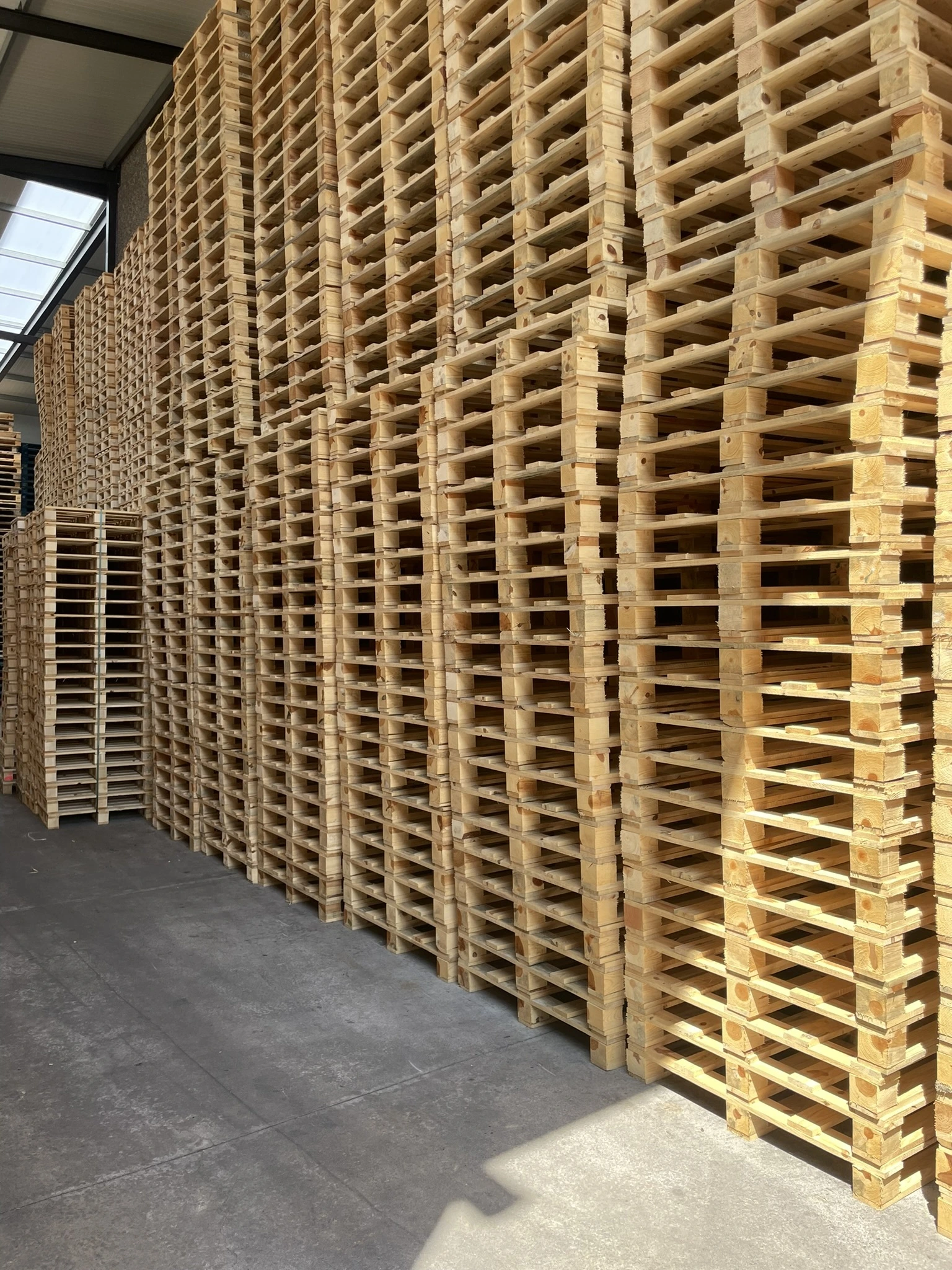 Palets nuevos a medida fabricados en Catalunya